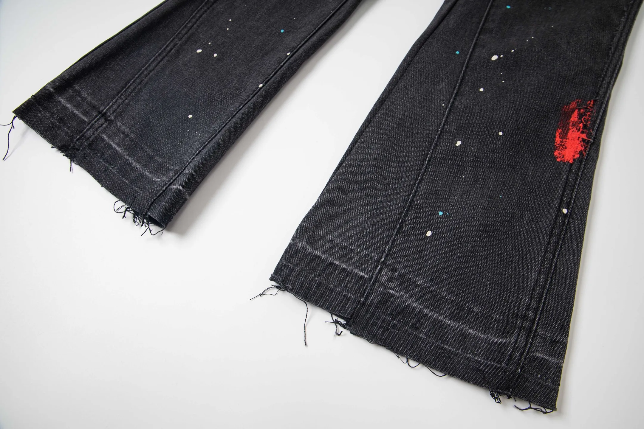 💰240 GALLERY DEPT spliced ​​ink-washed jeans, truly restoring the ultimate texture of Vintage, three-dimensional version, loose and comfortable, not picky about the figure, taller and slimmer, factory-made, original quality control, same style for men and women, can be matched with couples, versatile recommendation, must-have jeans for all seasons, fashionistas have been disappointed. From the quality selection of fabrics, the tailoring of details, and the matching of patterns, they are all impeccable! The upper body is so handsome when worn...it can be easily worn by men, women and children! The craftsmanship is made of heavy-duty washed pure cotton denim fabric. After washing, it is soft and thick. It is very stylish when worn on the body. Style number: 1800# Color: black Size: 28 30 32 34 36